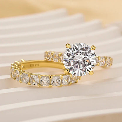 Round Cut 2PC Elegant Wedding Ring Set